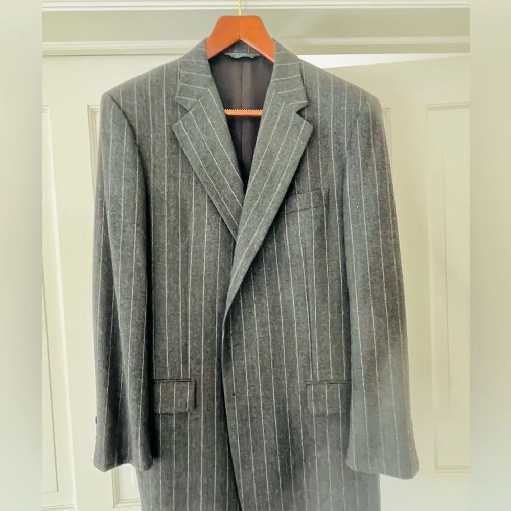 Gieves & Hawkes Saville Row gray pinstripe wool jacket 42L